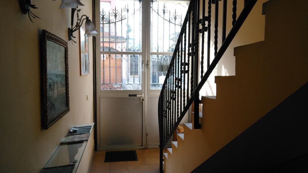 Hostal Porta De Ferro Sant Boi de Llobregat Eksteriør bilde